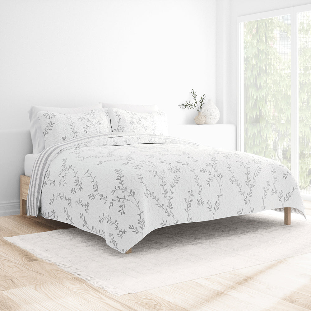 sprouting-vines-stripe-reversible-light-gray