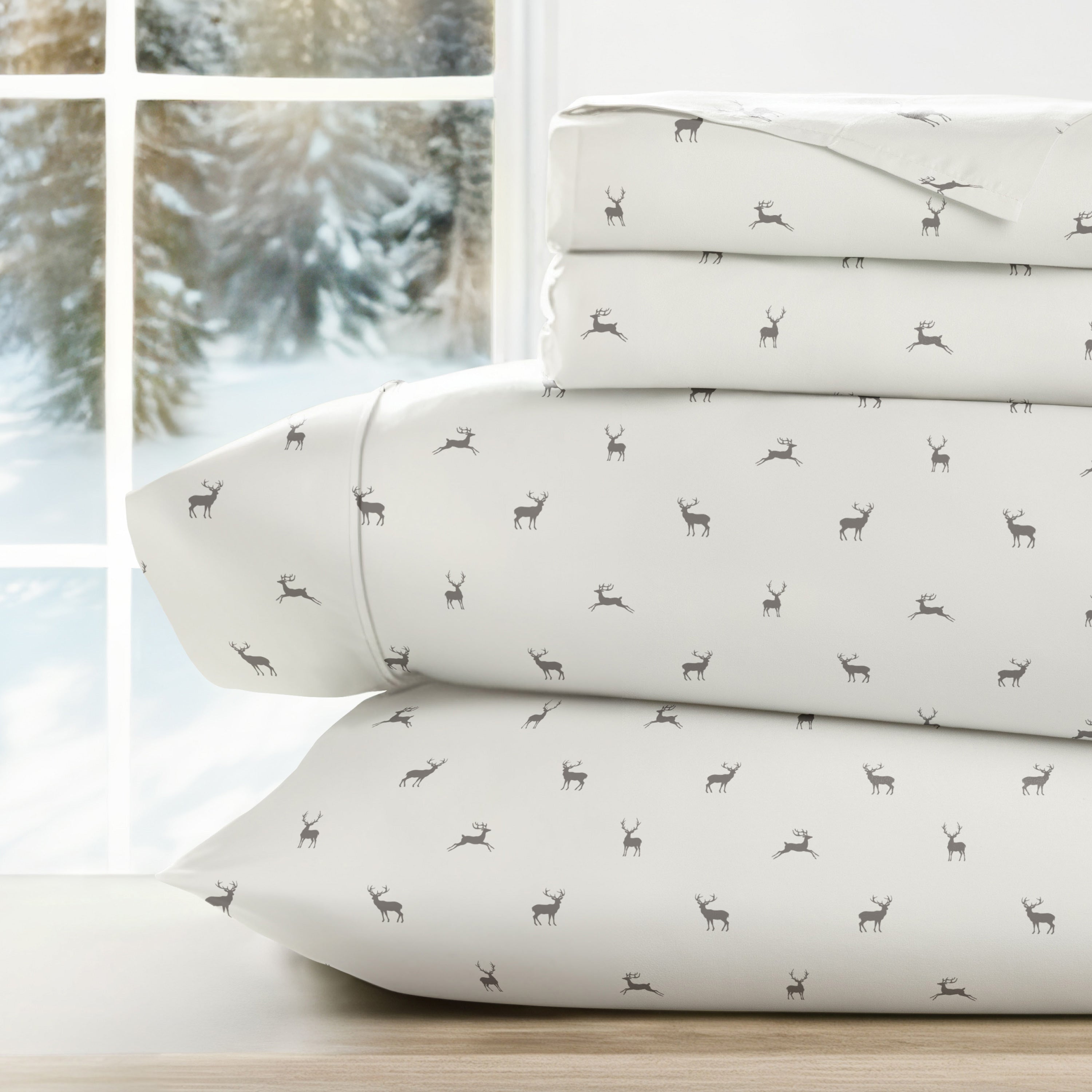 Reindeer Patterned 4-Piece Sheet Set