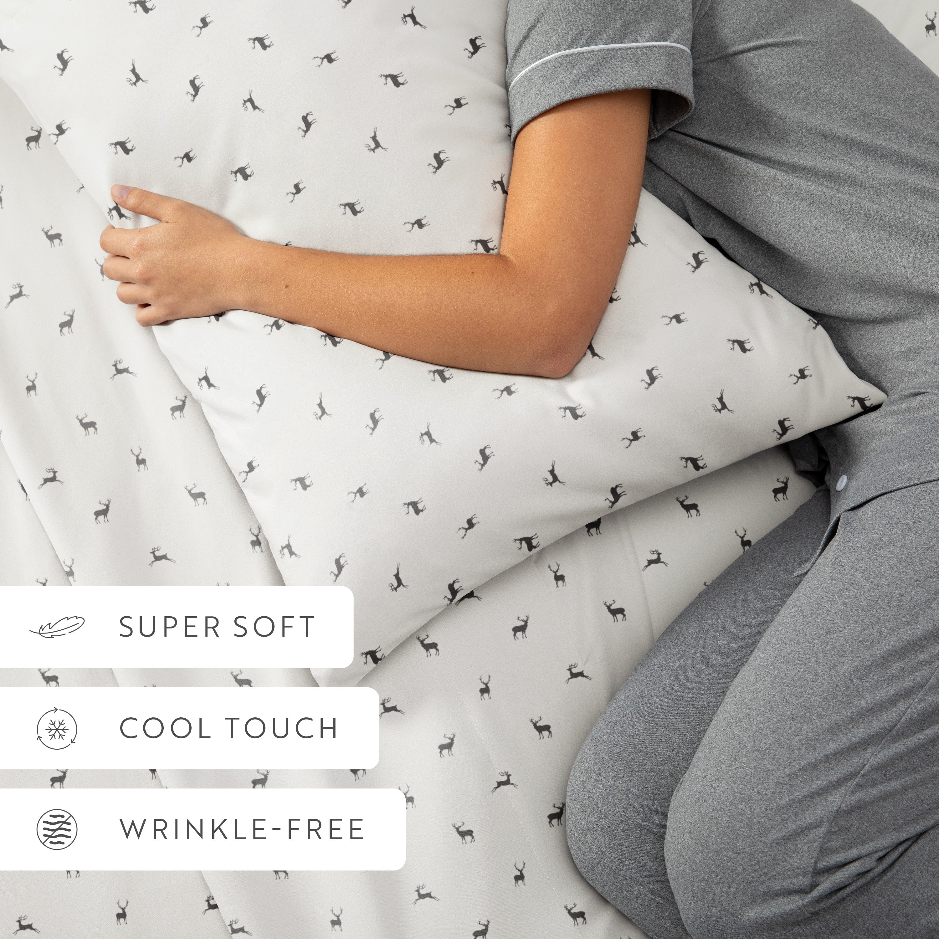 Reindeer Patterned 4-Piece Sheet Set