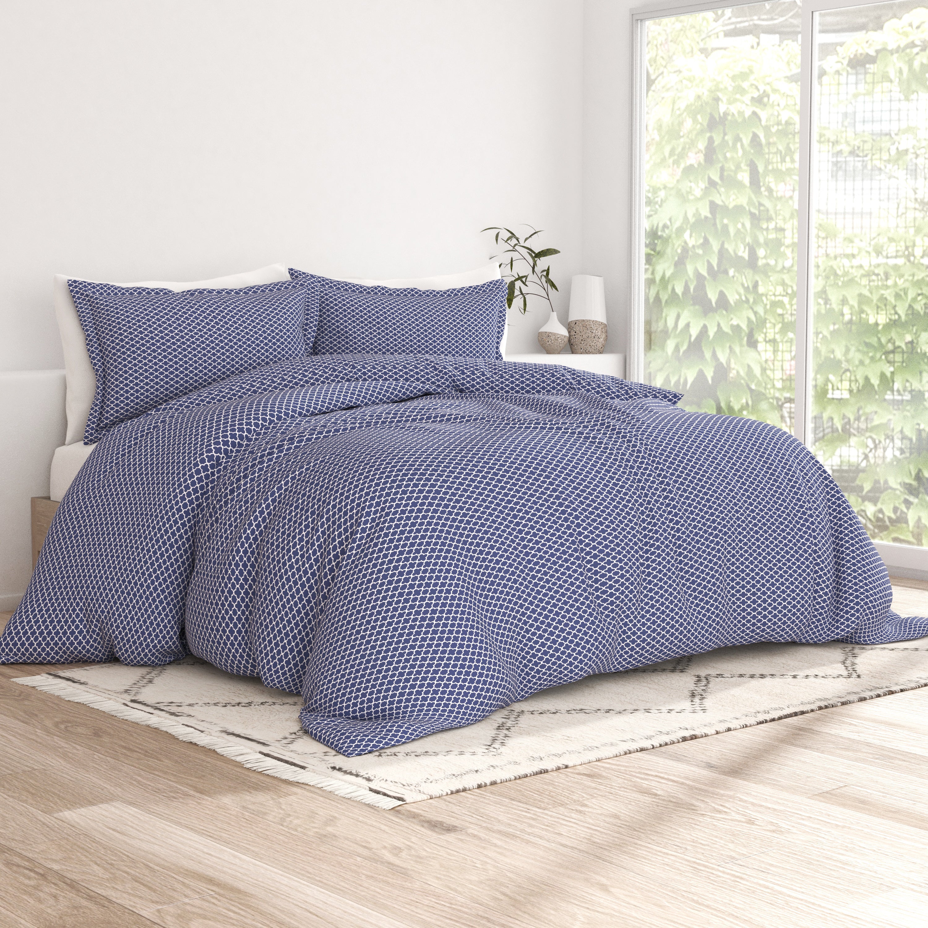 quatrefoil-navy